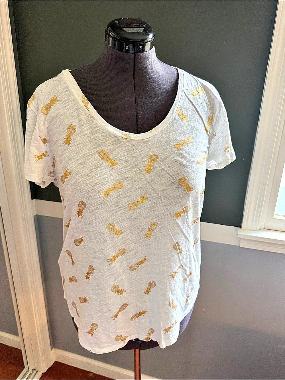 LOFT Outlet Printed Short Sleeve Tee in White with Gold Pineapples